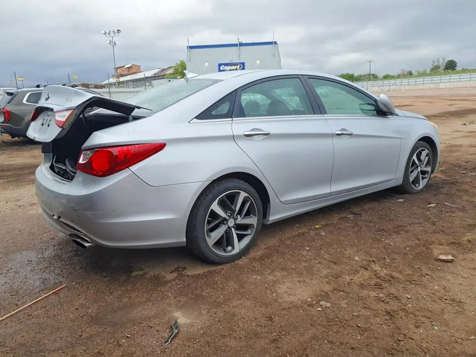 2011 HYUNDAI SONATA SE  