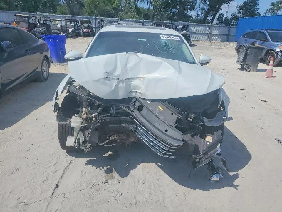 2016 VOLKSWAGEN PASSAT SE  
