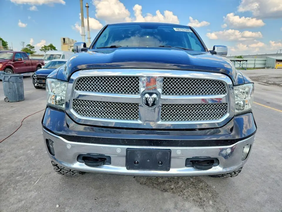 2017 RAM 1500 SLT  