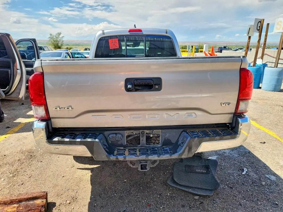2020 TOYOTA TACOMA SR5 V6  