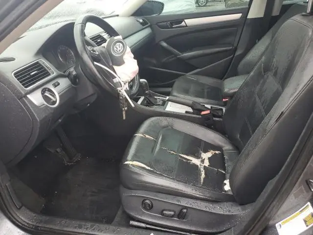 2012 VOLKSWAGEN PASSAT SE
