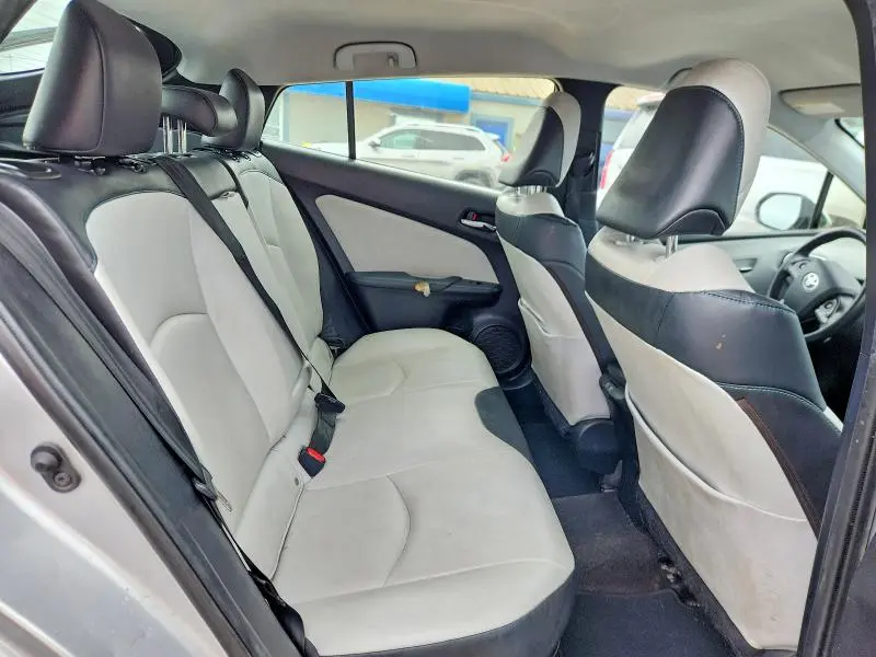 2019 TOYOTA PRIUS XLE  
