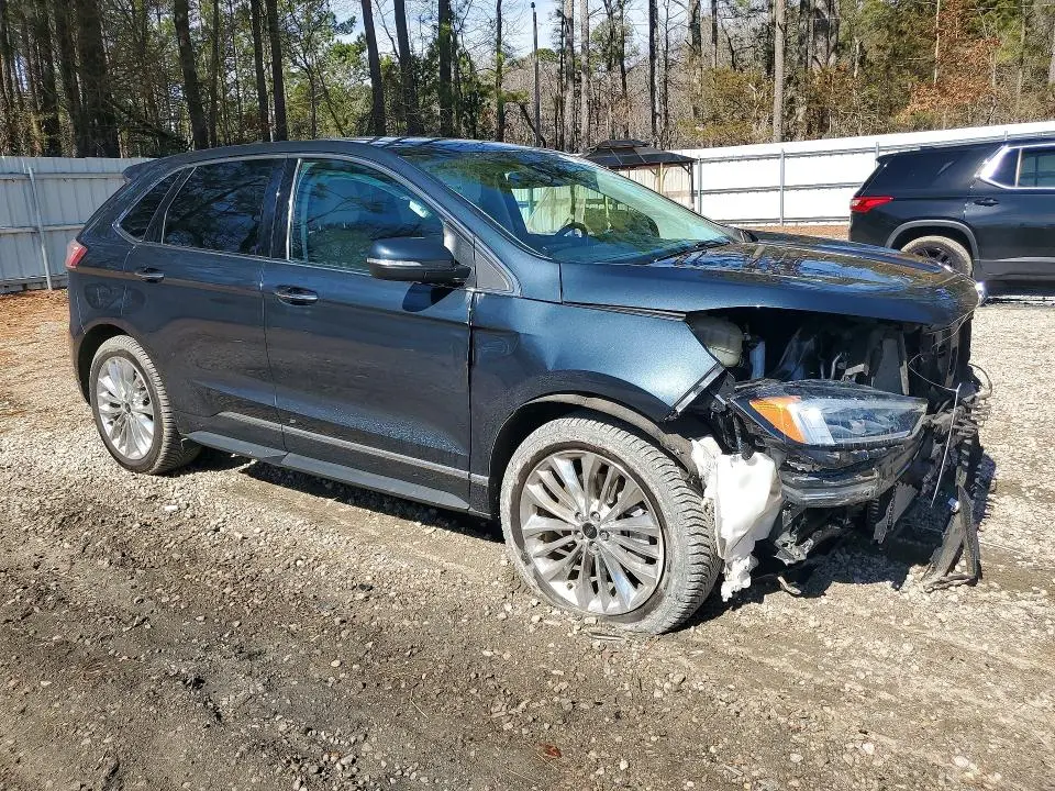 2022 FORD EDGE TITANIUM  