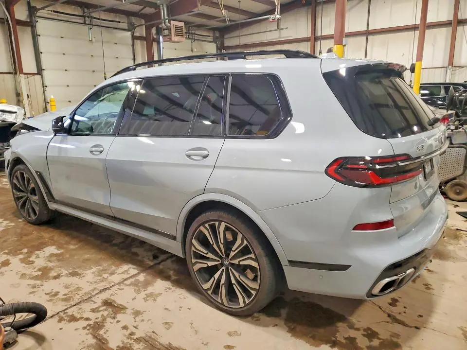 2025 BMW X7 M60I  