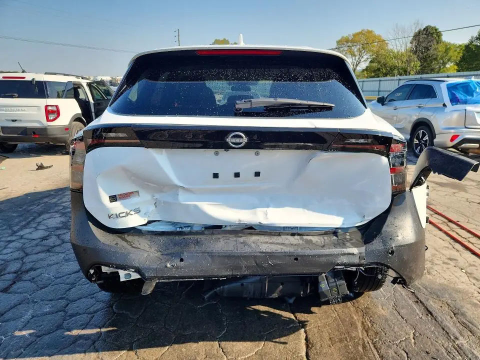 2025 NISSAN KICKS SV  