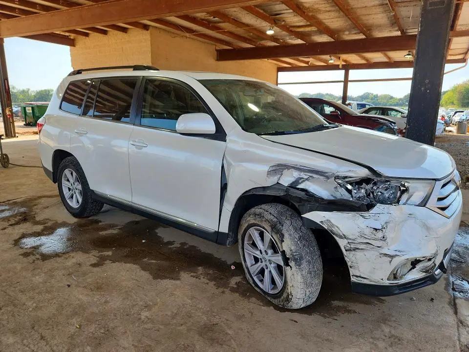 2012 TOYOTA HIGHLANDER SE  