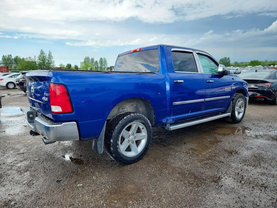 2016 RAM 1500 SLT  