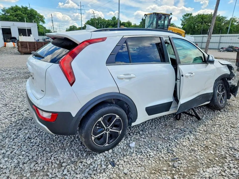 2024 KIA NIRO EX  