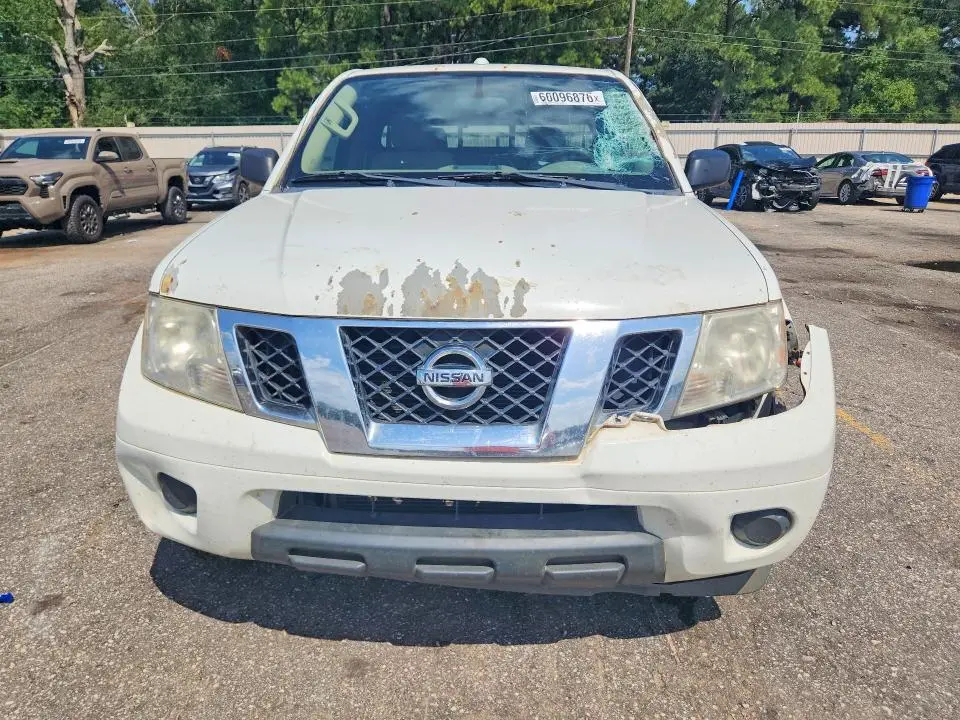 2017 NISSAN FRONTIER SV V6  