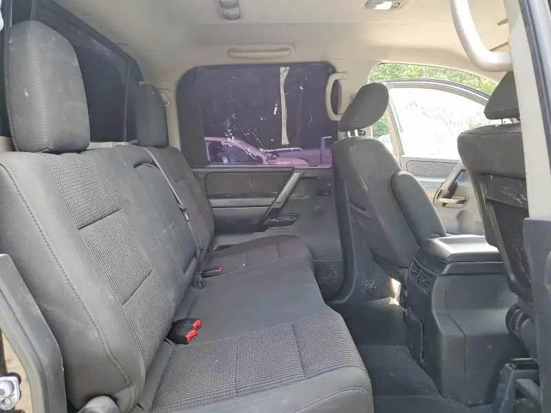 2014 NISSAN TITAN SV  