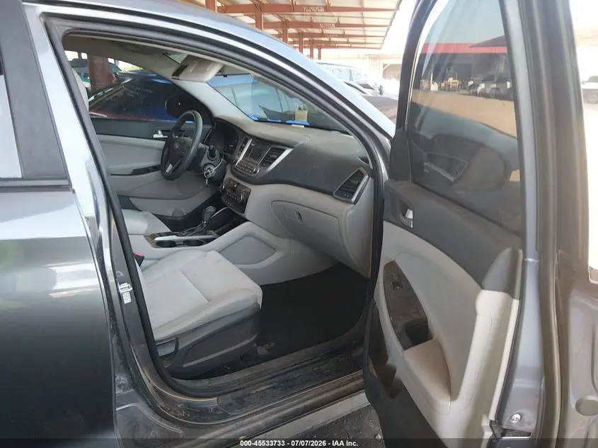 2018 HYUNDAI TUCSON SE