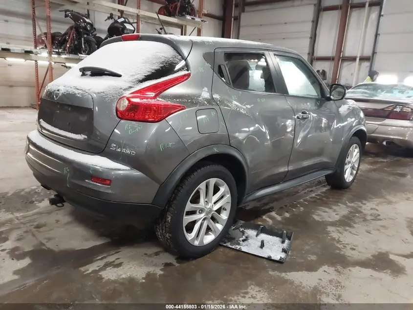 2011 NISSAN JUKE SL