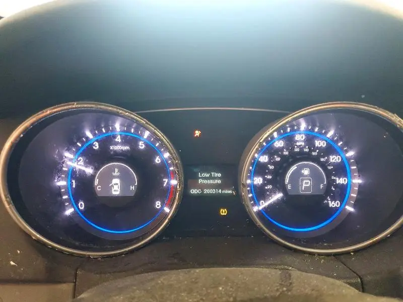 2011 HYUNDAI SONATA SE  