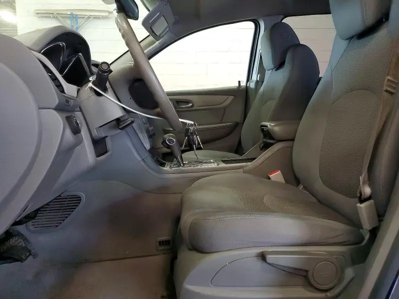 2013 CHEVROLET TRAVERSE LS  