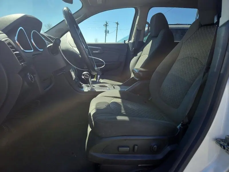 2011 CHEVROLET TRAVERSE LT  