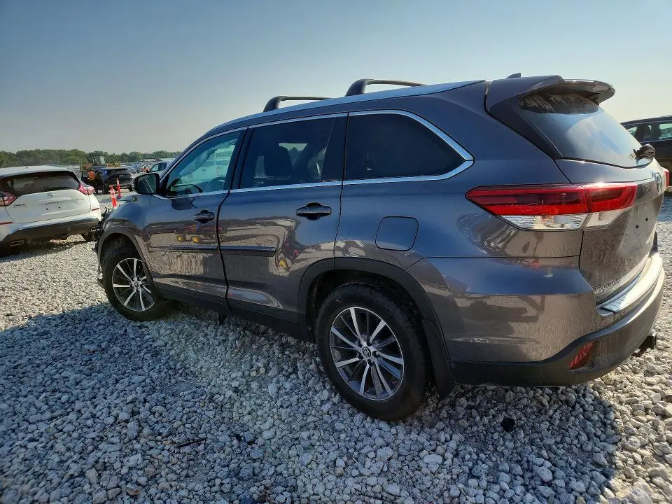 2019 TOYOTA HIGHLANDER XLE  