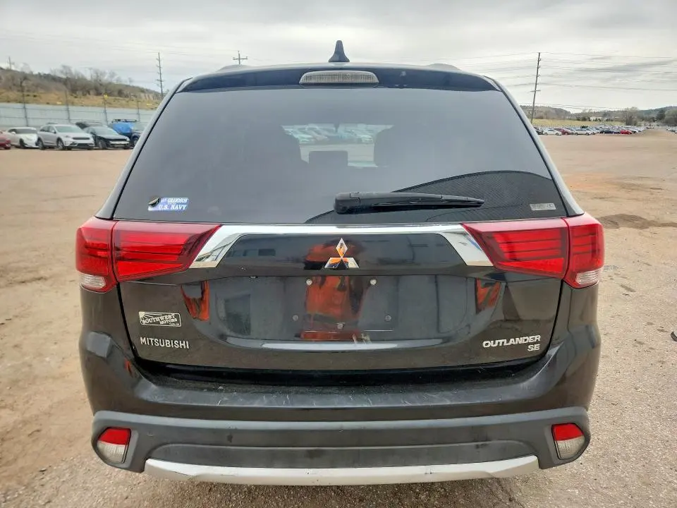2018 MITSUBISHI OUTLANDER SE  