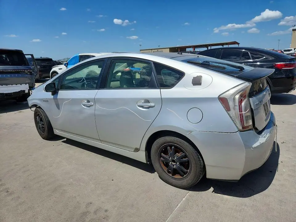 2013 TOYOTA PRIUS TWO  