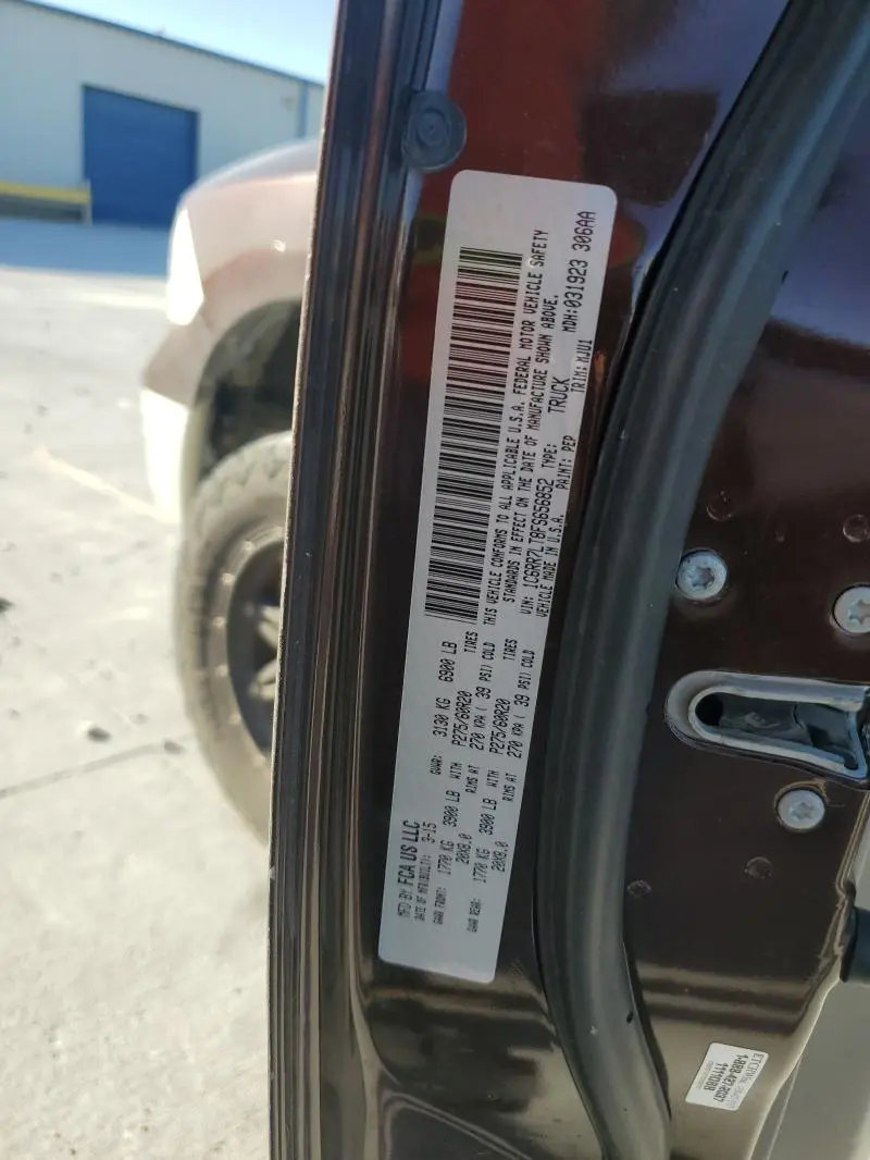 2015 RAM 1500 SLT
