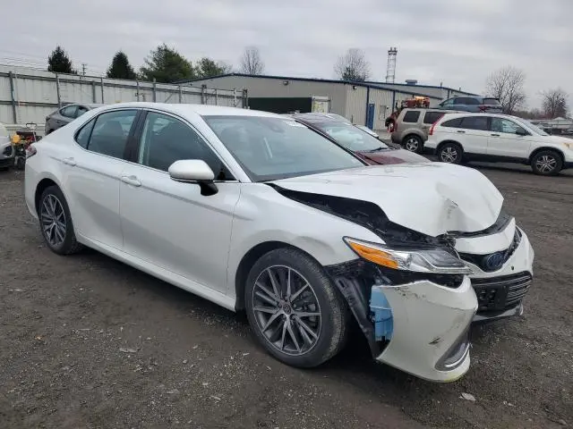 2023 TOYOTA CAMRY XLE  