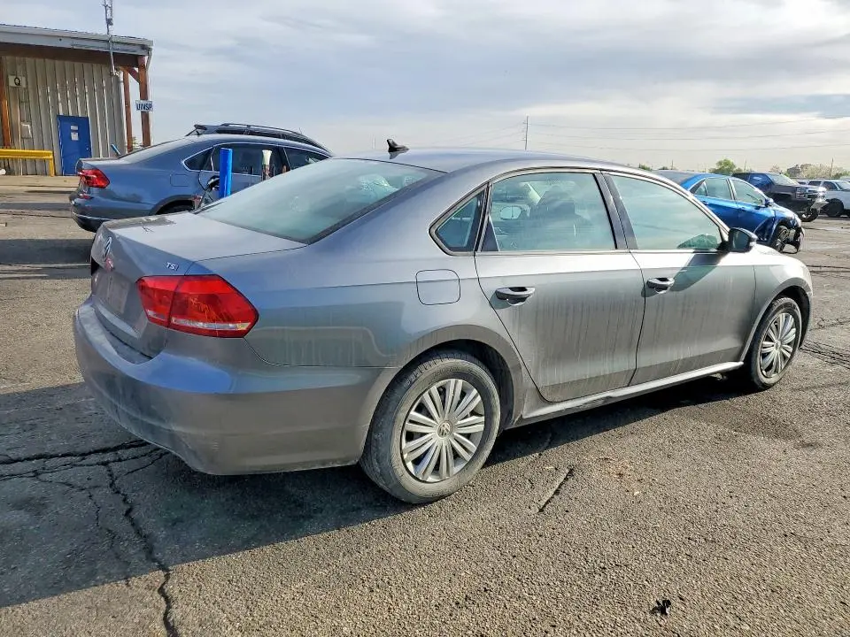 2015 VOLKSWAGEN PASSAT S  
