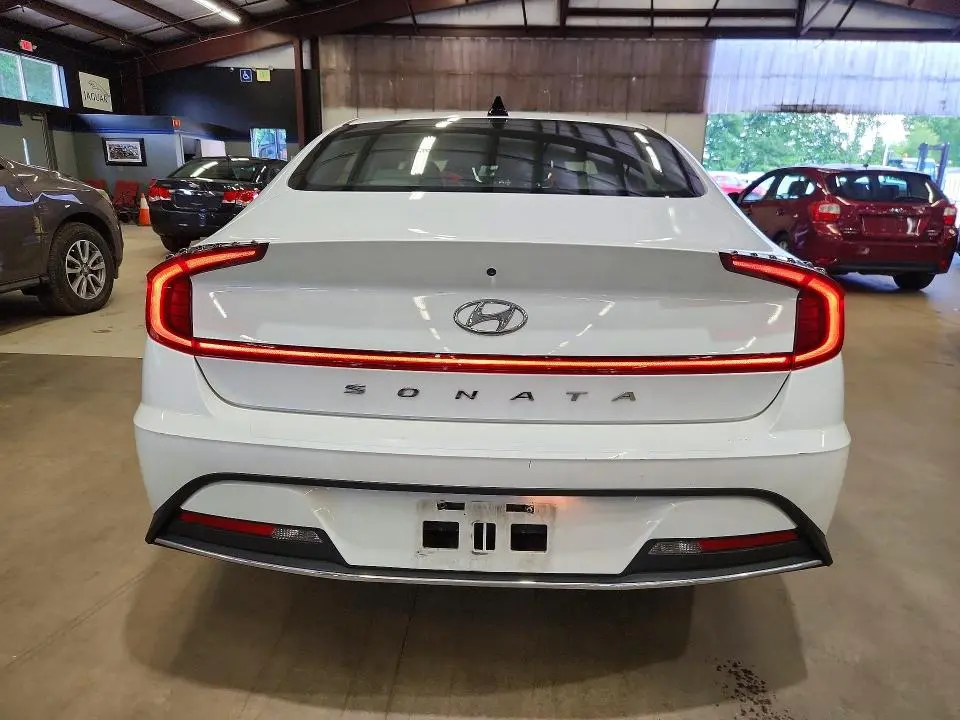 2021 HYUNDAI SONATA SE  