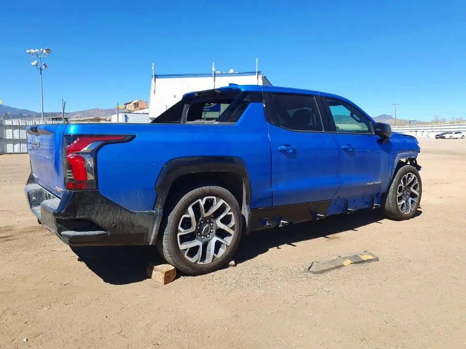 2025 CHEVROLET SILVERADO RST  