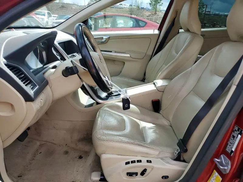 2016 VOLVO XC60 T5 PLATINUM  