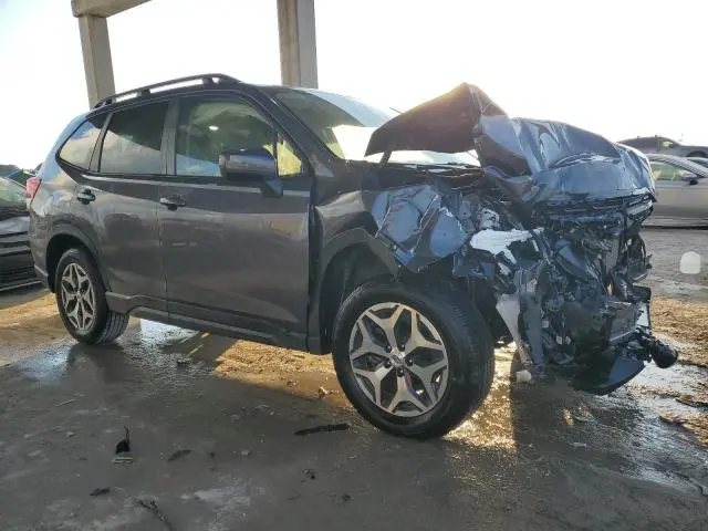 2023 SUBARU FORESTER PREMIUM  