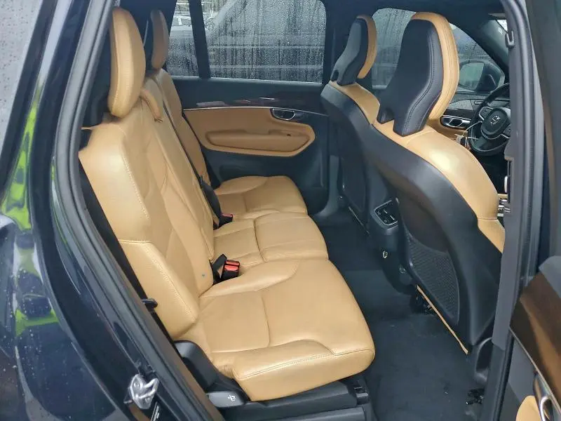 2019 VOLVO XC90 T6 MOMENTUM  