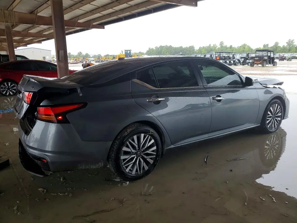 2023 NISSAN ALTIMA SV  