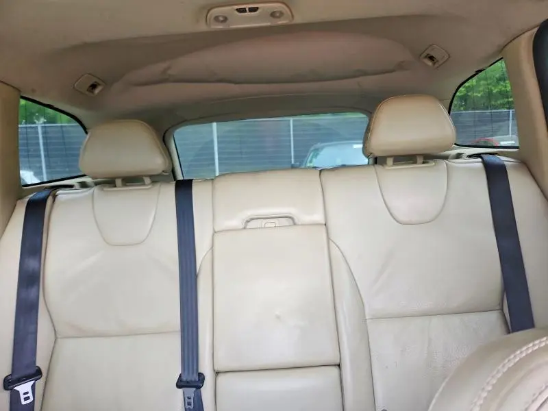 2011 VOLVO XC60 3.2  