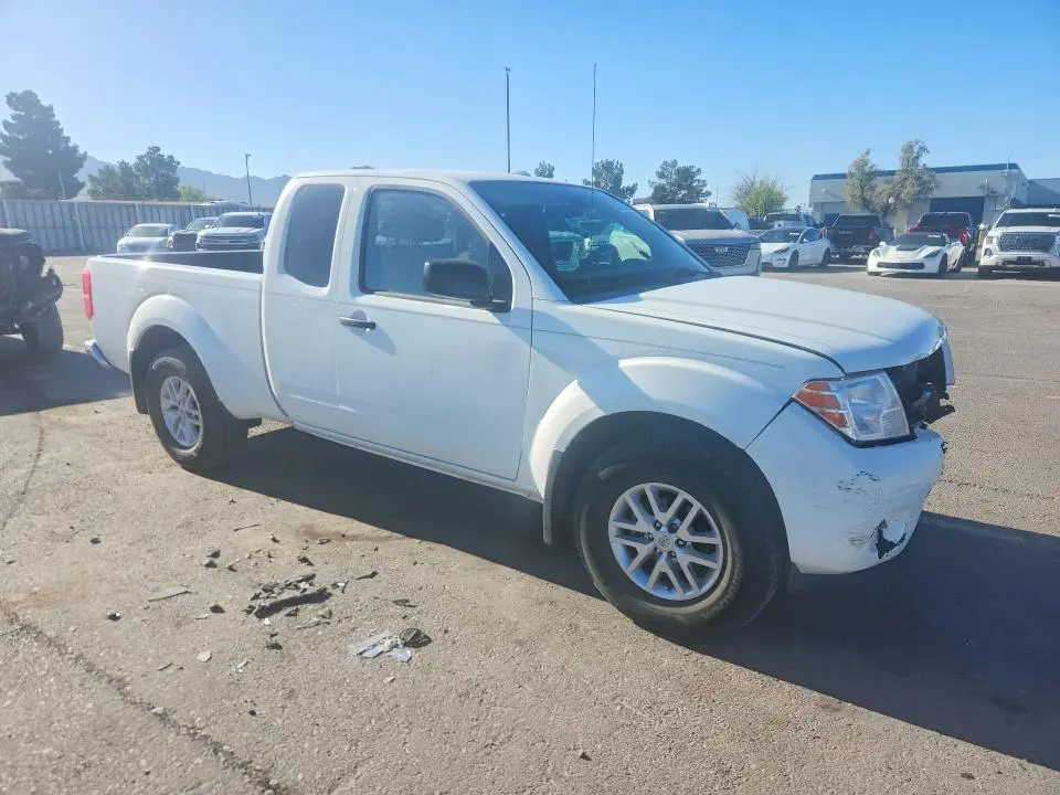 2017 NISSAN FRONTIER SV  