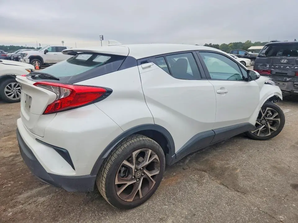 2020 TOYOTA C-HR XLE  