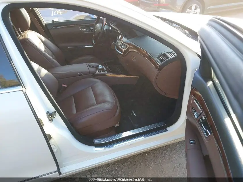 2013 MERCEDES-BENZ S 550  