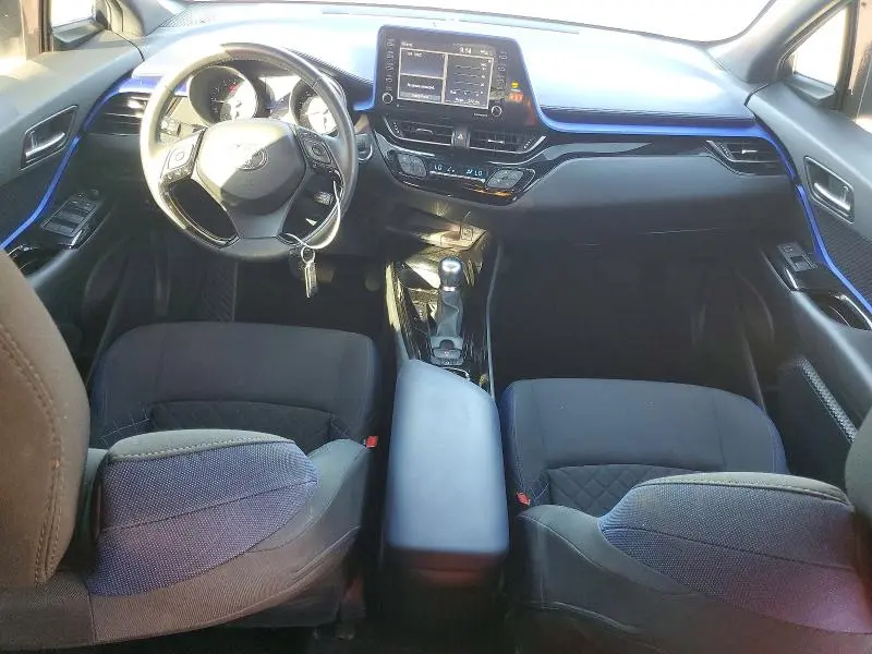 2021 TOYOTA C-HR XLE  
