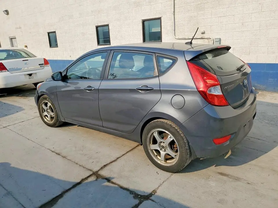 2012 HYUNDAI ACCENT SE  