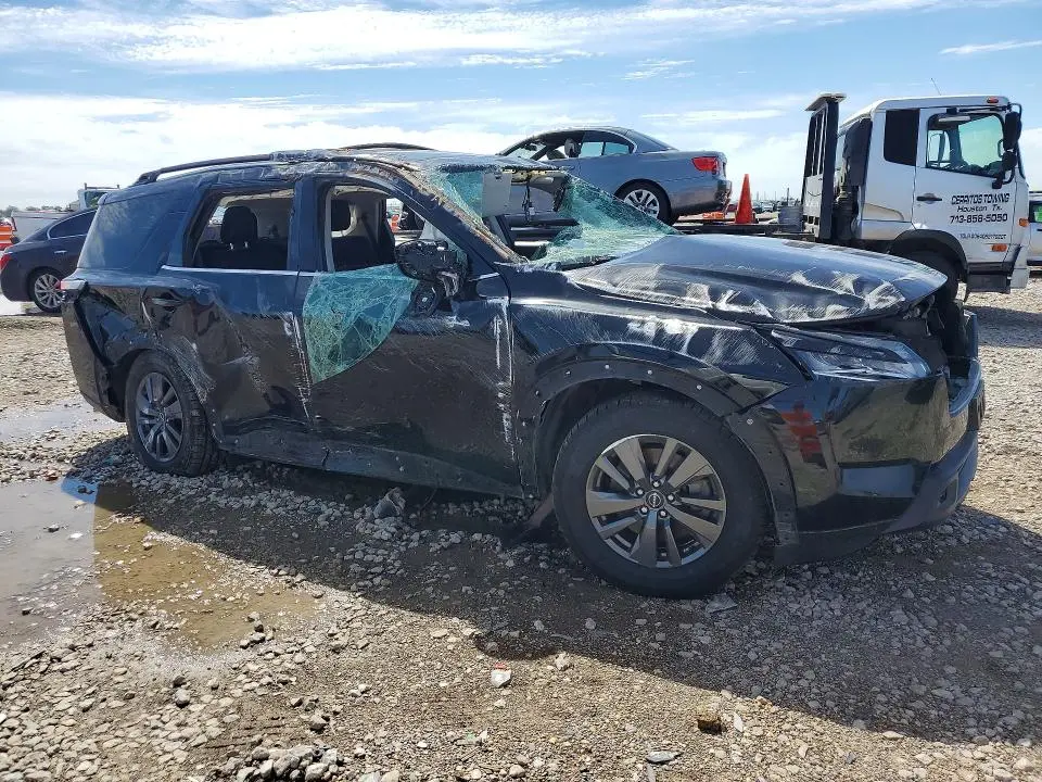 2022 NISSAN PATHFINDER SV  