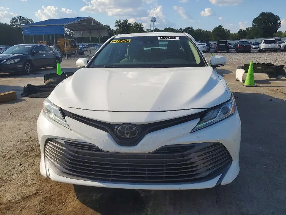 2018 TOYOTA CAMRY XLE  