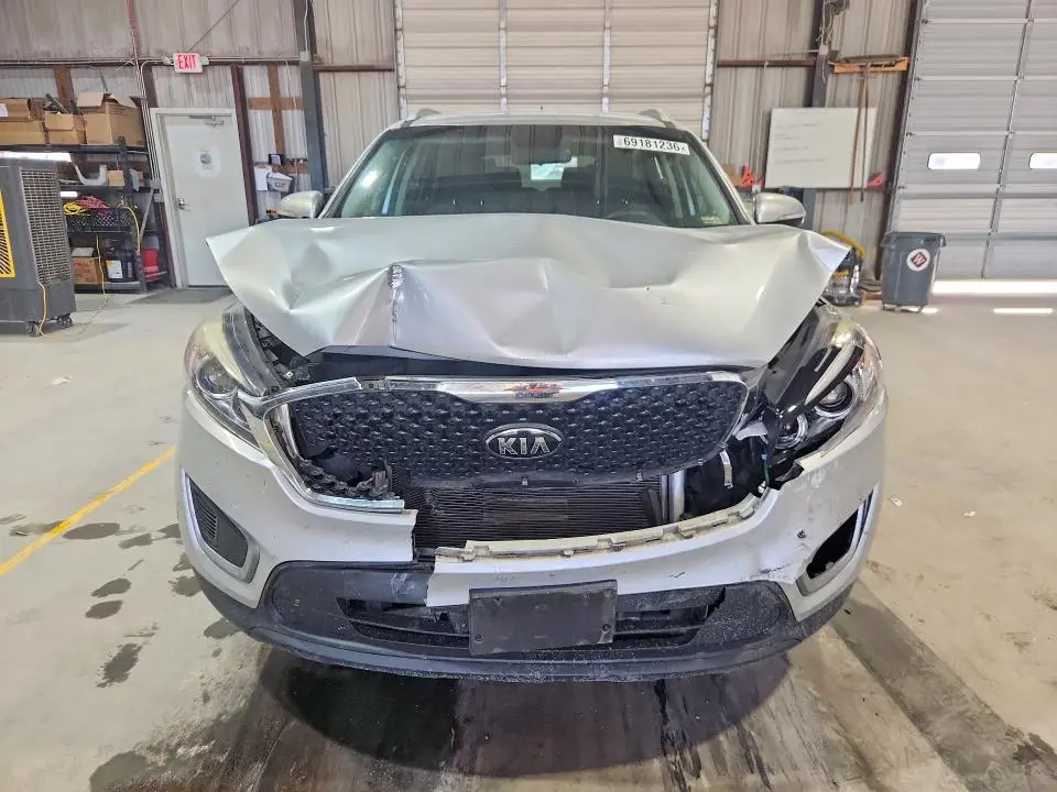 2017 KIA SORENTO LX V6  