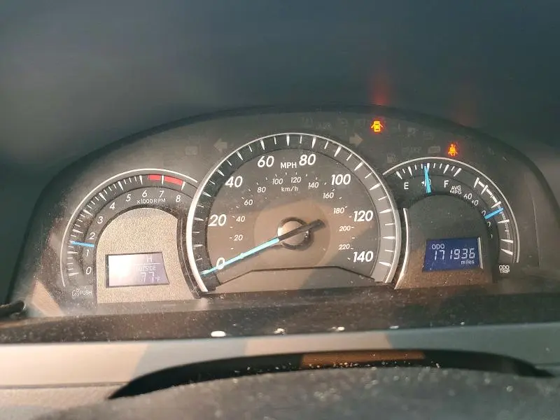 2014 TOYOTA CAMRY LE  