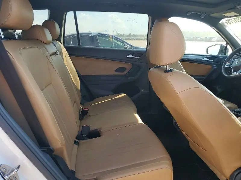 2022 VOLKSWAGEN TIGUAN SE R-LINE BLACK  