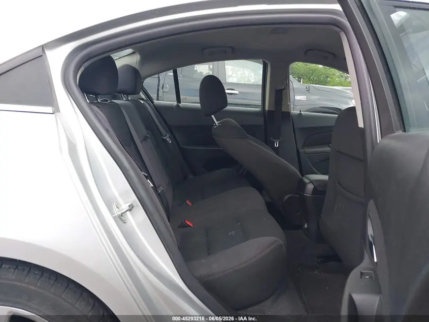 2015 CHEVROLET CRUZE 1LT AUTO