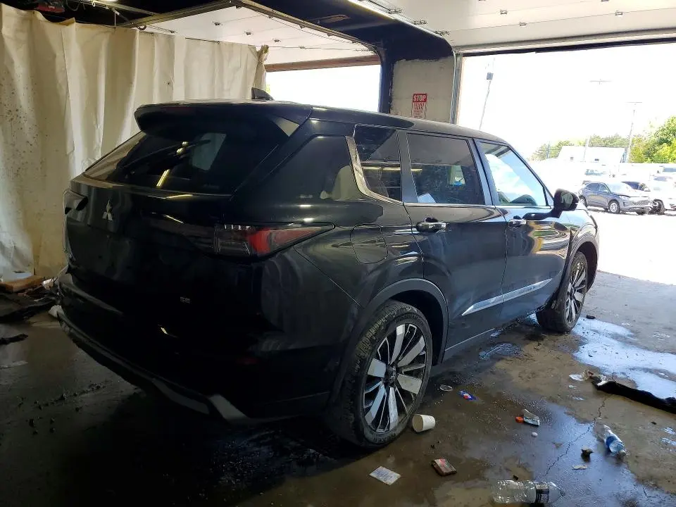 2025 MITSUBISHI OUTLANDER SE  