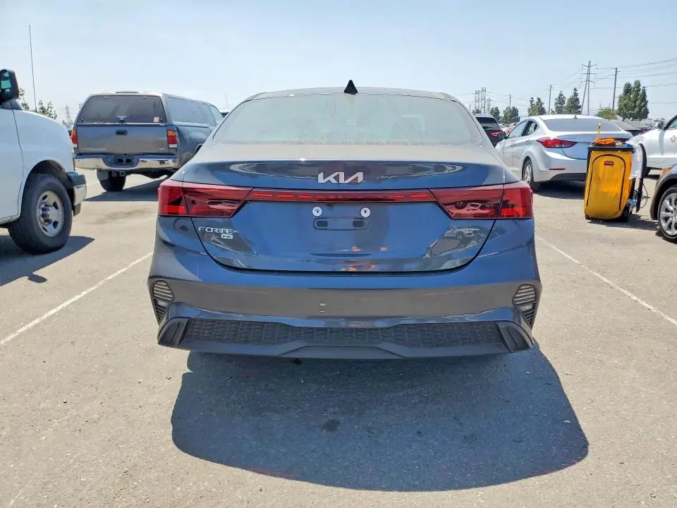 2024 KIA FORTE LX  