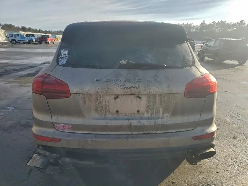 2016 PORSCHE CAYENNE   