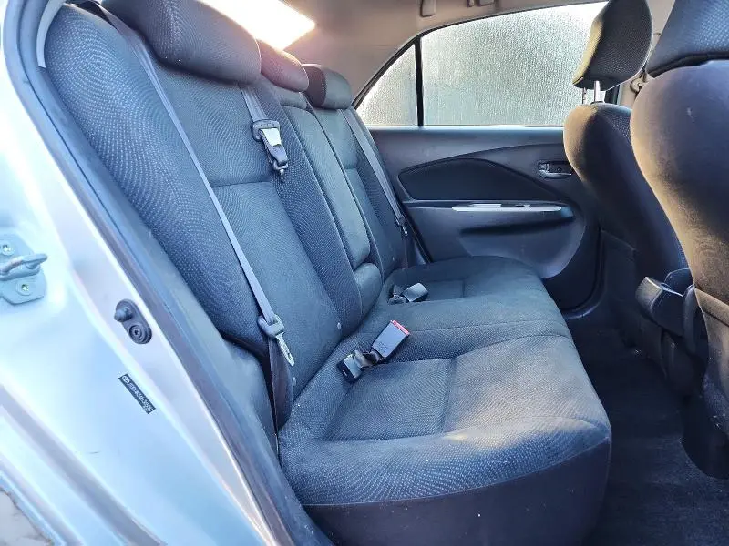 2010 TOYOTA YARIS BASE  