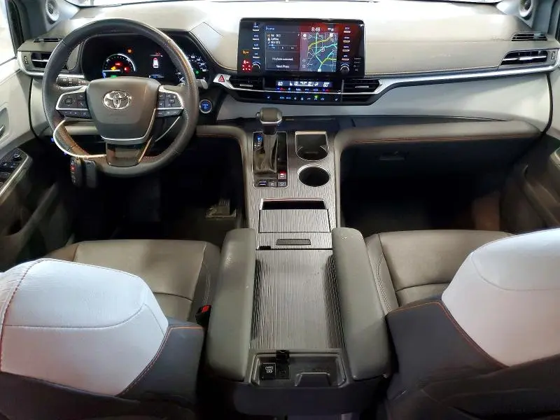 2024 TOYOTA SIENNA XSE  