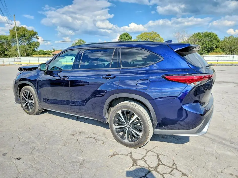 2021 TOYOTA HIGHLANDER XSE  
