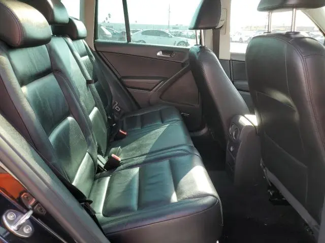 2011 VOLKSWAGEN TIGUAN S  